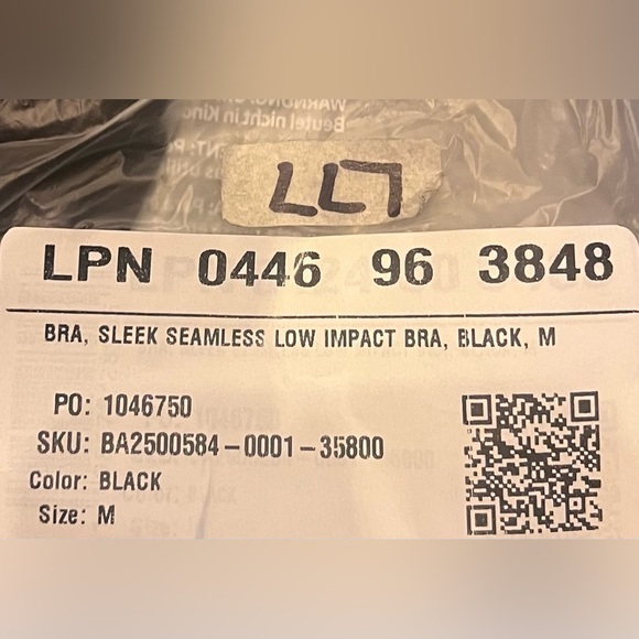 NWT, Fabletics Sleek Seamless Low Impact Bra, Black - Picture 4 of 4